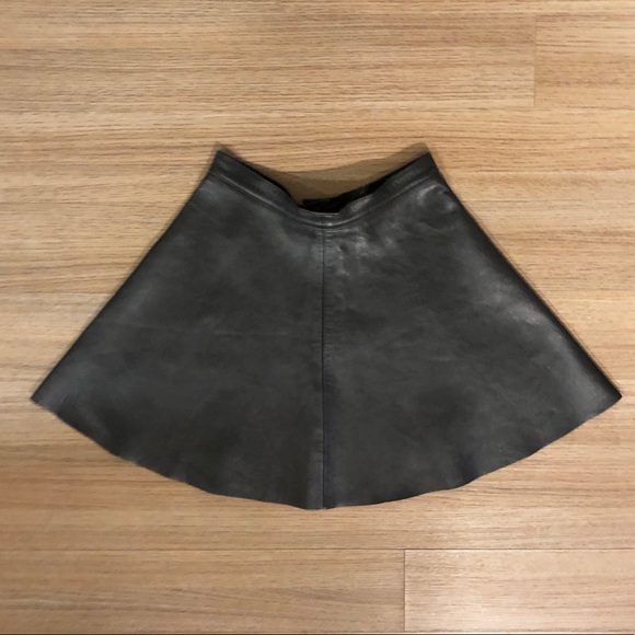 Black leather American Apparel mini skirt - Picture 2 of 8